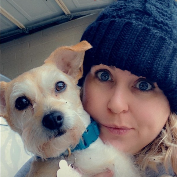 Meet your Posher, Nicole - Picture 2 of 5